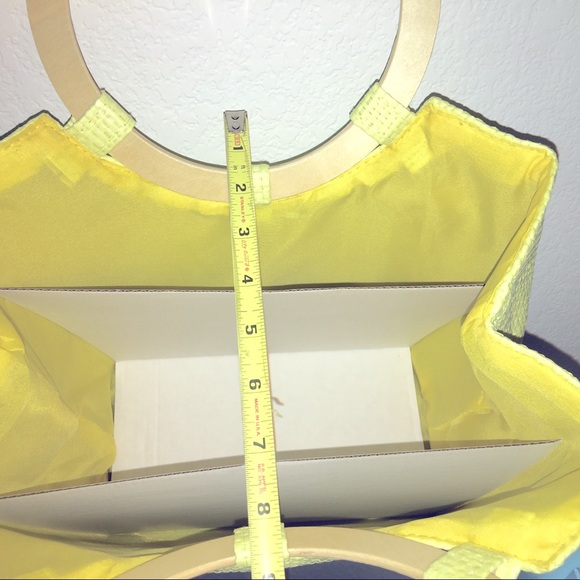 COPY - Yellow Tote Bag with Wooden Handles - Brand New - Perfect for Spring & B… - Picture 6 of 6